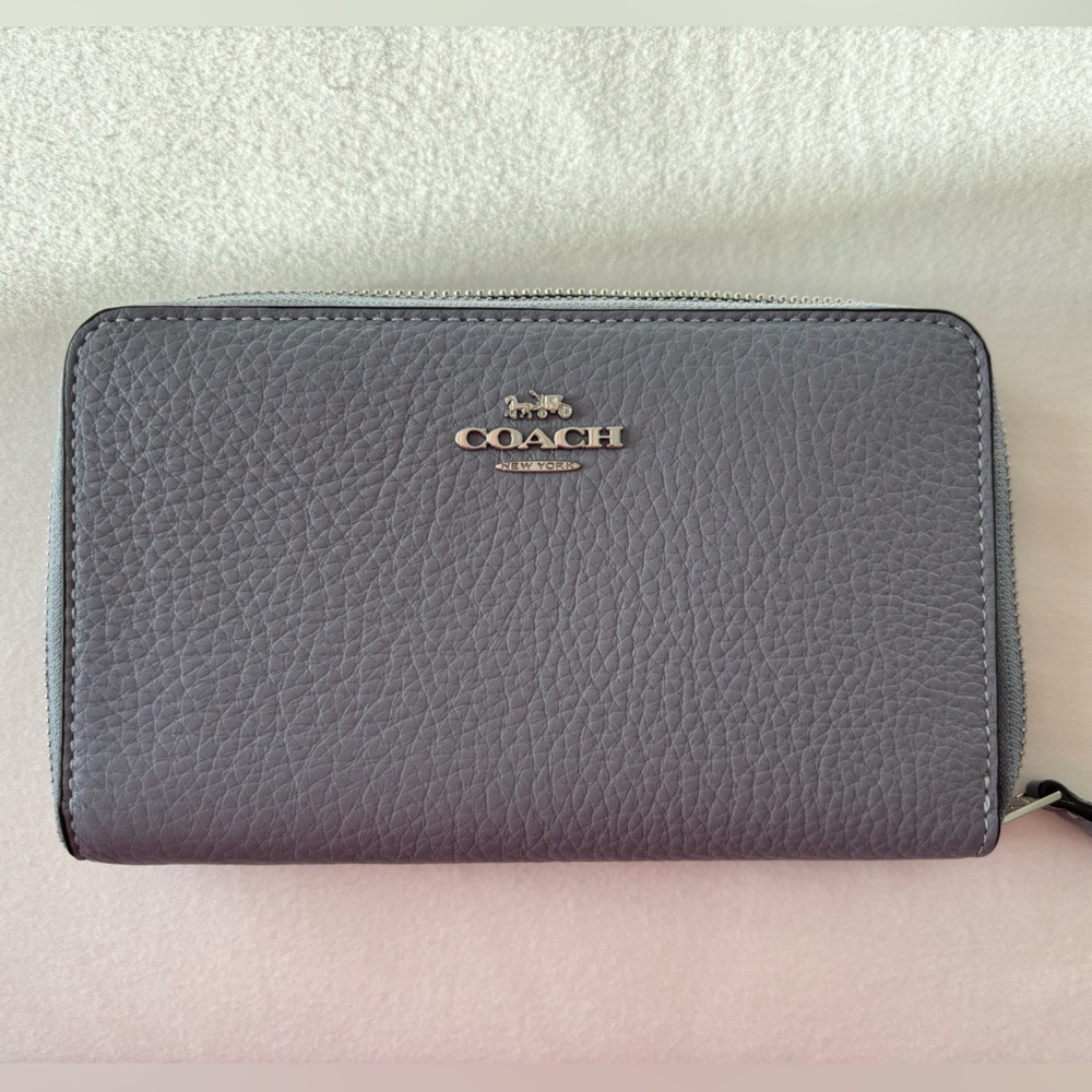 Coach Pebbled Leather Medium Zip Wallet Blue NWT